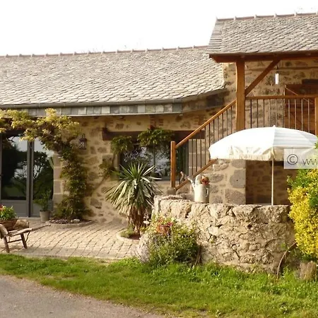 Gite 2/4 Pers, Piscine-wifi Calme, Nature Nyaraló Omps
