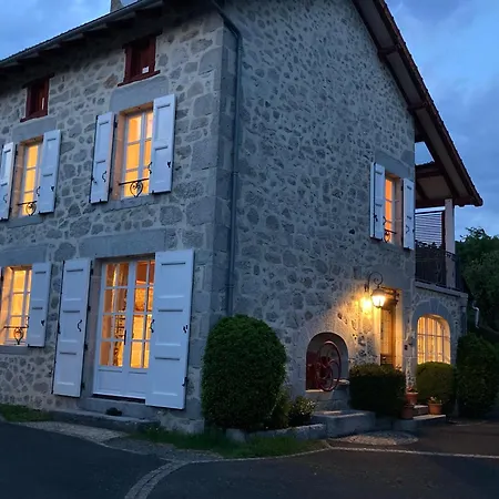 Gite 2/4 Pers, Piscine-wifi Calme, Nature Nyaraló Omps