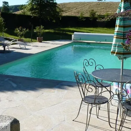 Gite 2/4 Pers, Piscine-wifi Calme, Nature Omps